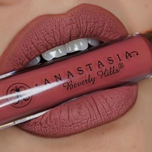 Anastasia Beverly Hills liquid lipstick in Allison